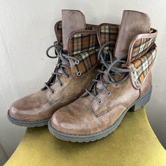 b.o.c. Shoes - 7.5 B.O.C Brown Plaid Saturn Booties Lace Up Faux Leather Chunky Heel